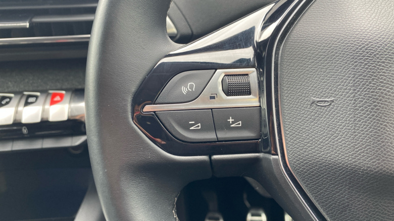 Peugeot 5008 1.2 PureTech Allure Premium+ 5dr Petrol Estate